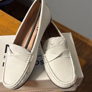 Munro White Leather Flats Timeless Moccasin Design. Worn twice.